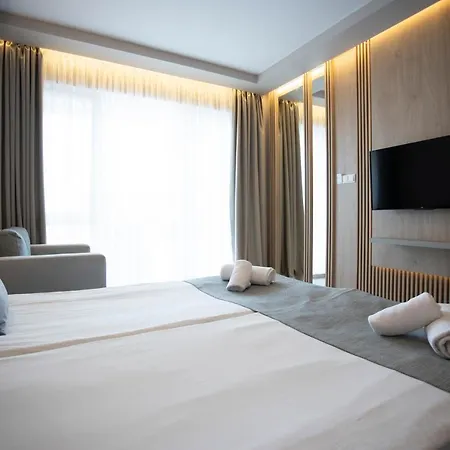 Hotel Selena Family 3*