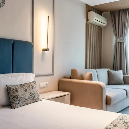 Selena Family Otel 3*