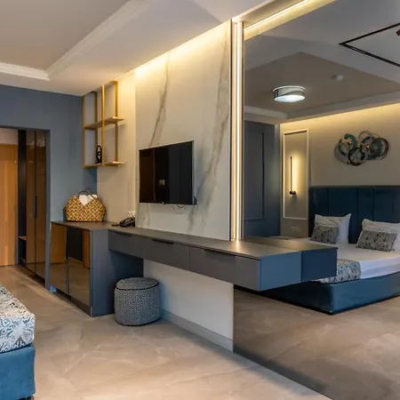 Selena Family Hotel 3*