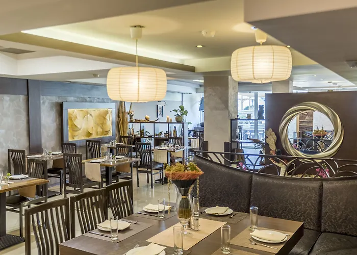 Hotel Selena Family 3*