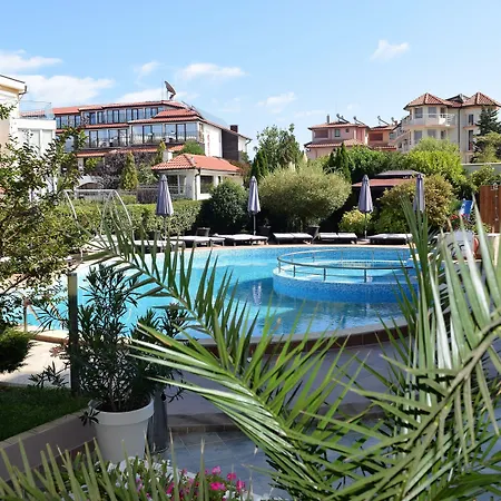 Selena Family Hotel