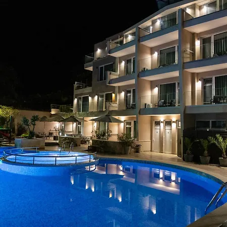 Hotel Selena Family 3*